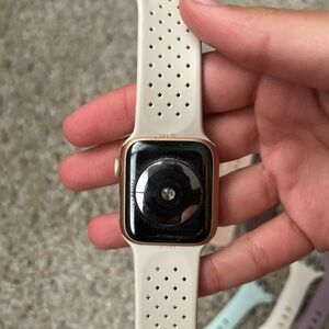 Rose gold Series 5 Apple Watch